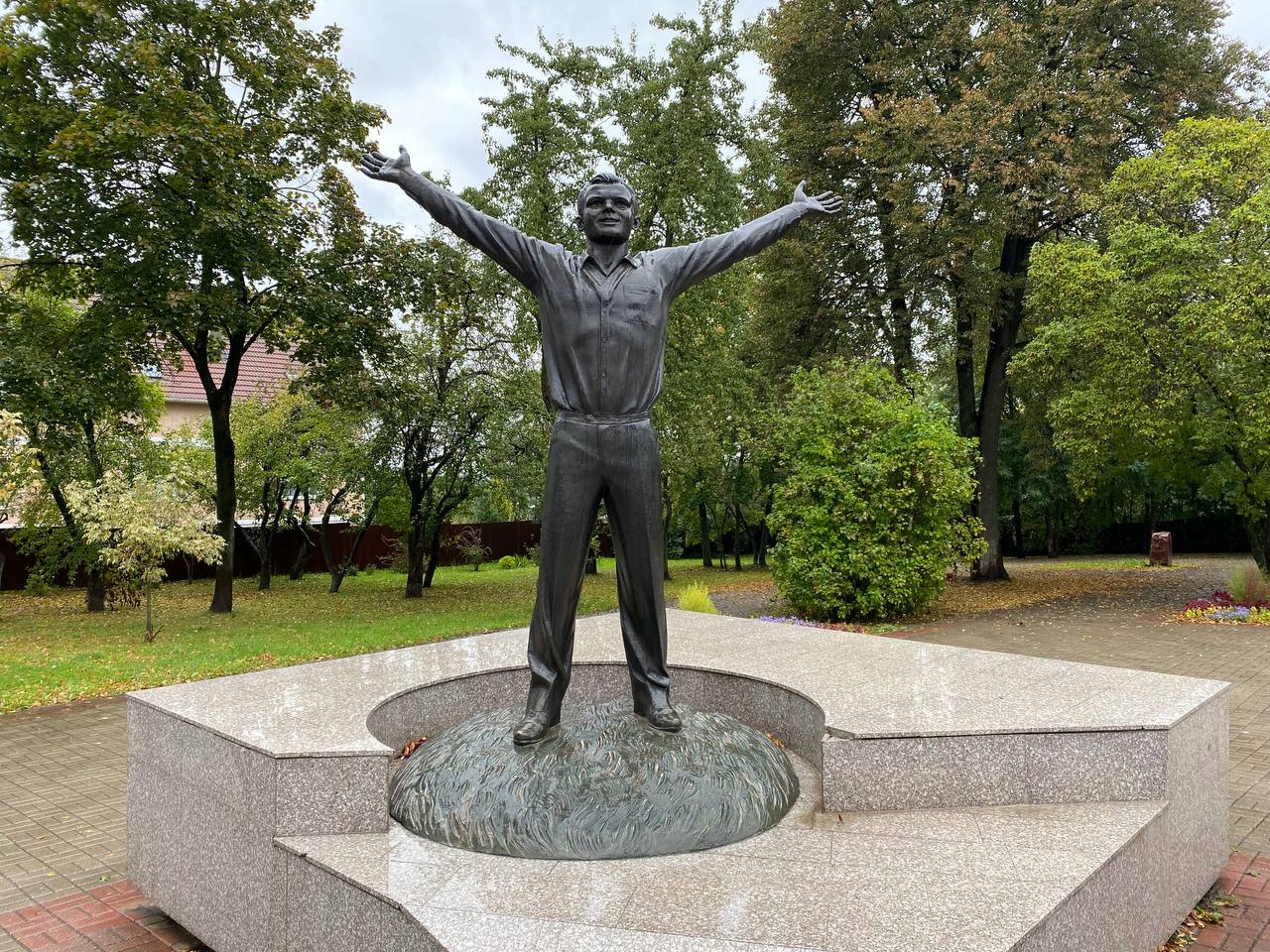 Памятник Юрию Гагарину — 